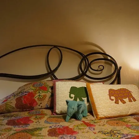 Oda ve Kahvaltı 0.3 Stanze 3*